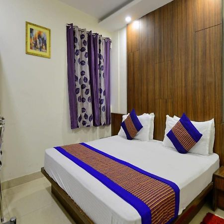 Hotel International Neelam Near New Delhi Railway Station نيودلهي المظهر الخارجي الصورة