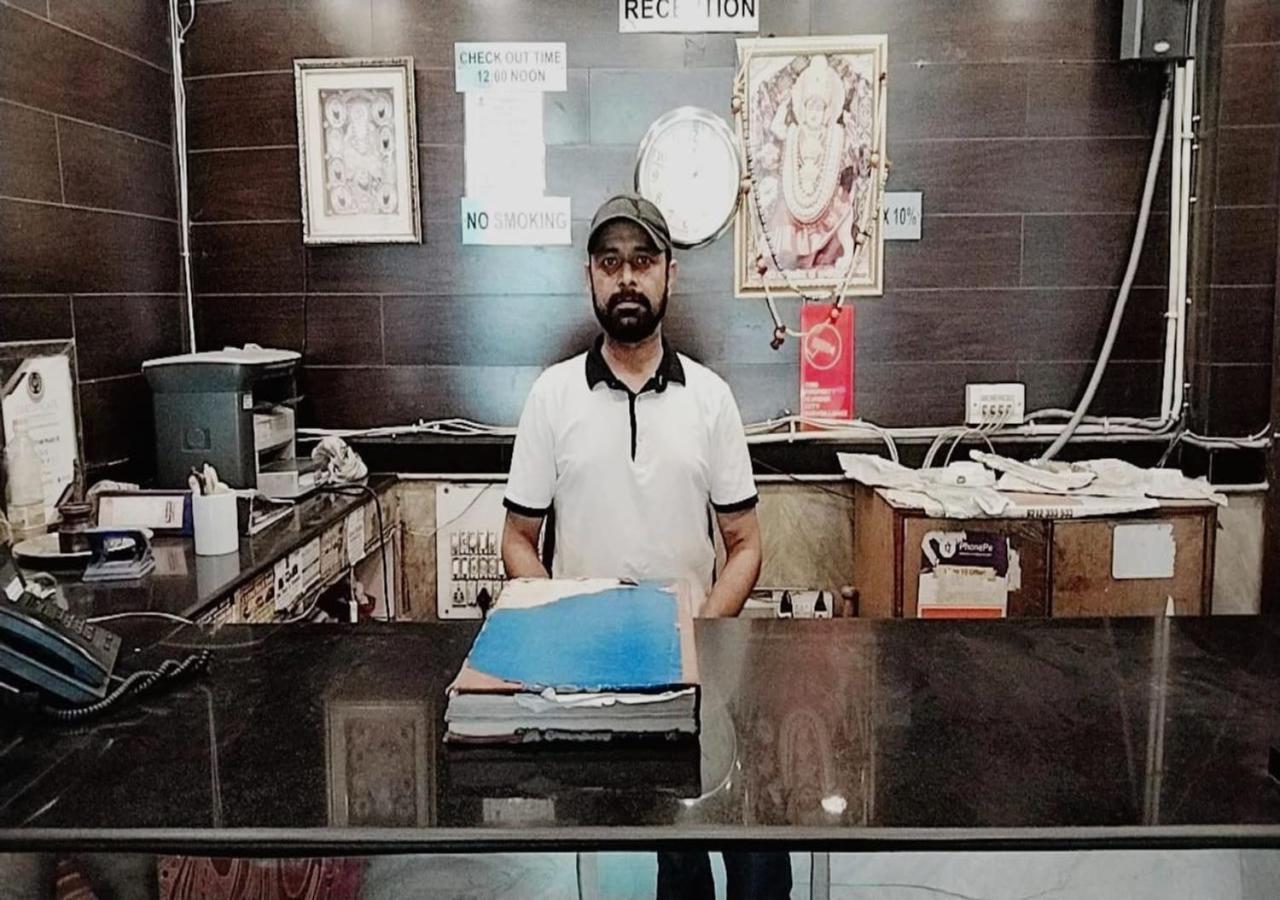 Hotel International Neelam Near New Delhi Railway Station نيودلهي المظهر الخارجي الصورة
