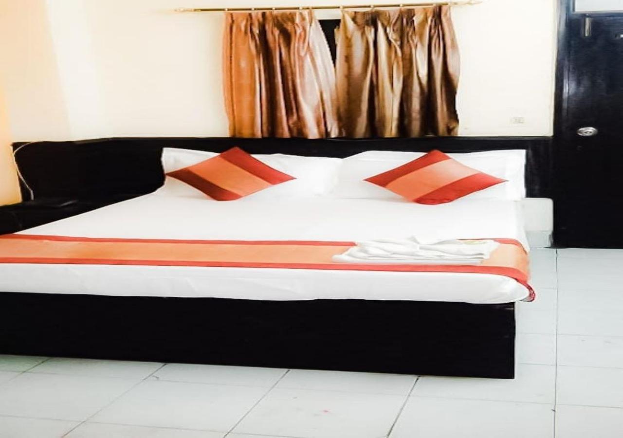 Hotel International Neelam Near New Delhi Railway Station نيودلهي المظهر الخارجي الصورة
