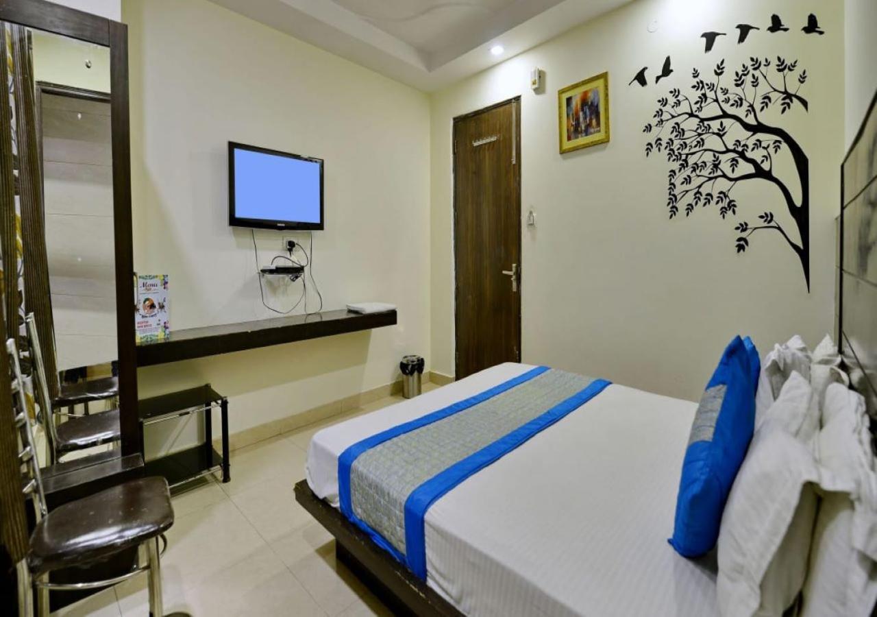 Hotel International Neelam Near New Delhi Railway Station نيودلهي المظهر الخارجي الصورة