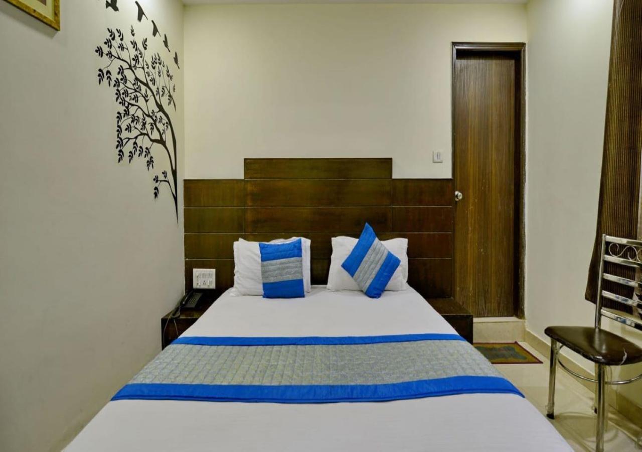 Hotel International Neelam Near New Delhi Railway Station نيودلهي المظهر الخارجي الصورة