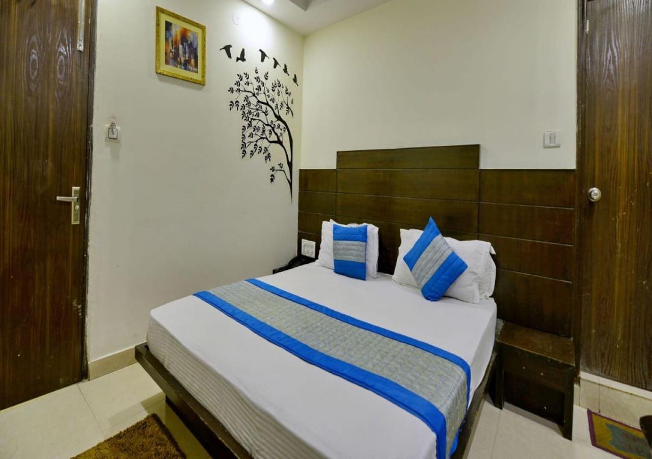 Hotel International Neelam Near New Delhi Railway Station نيودلهي المظهر الخارجي الصورة