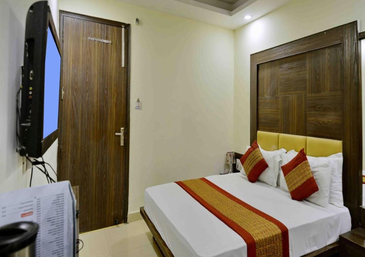 Hotel International Neelam Near New Delhi Railway Station نيودلهي المظهر الخارجي الصورة