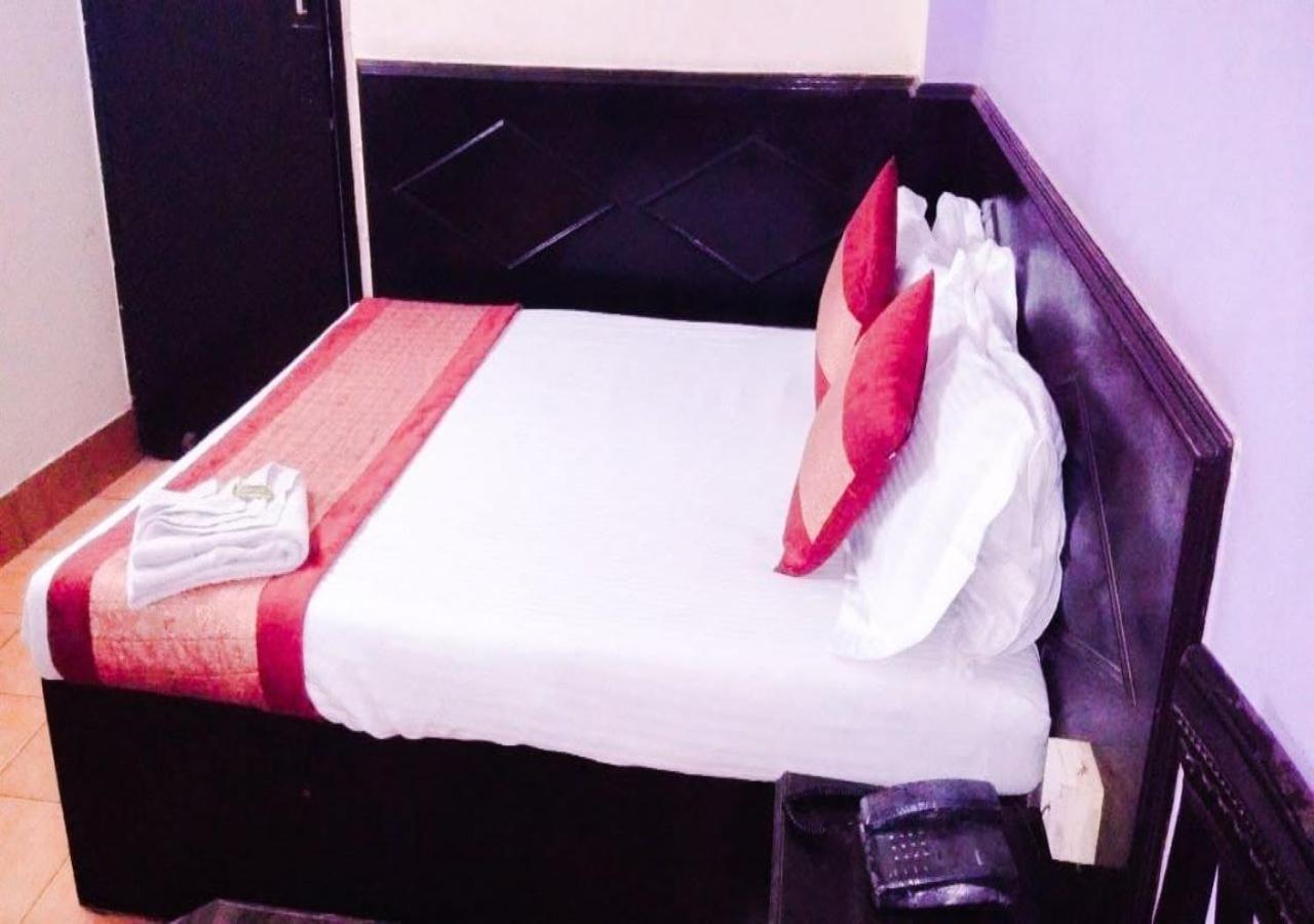 Hotel International Neelam Near New Delhi Railway Station نيودلهي المظهر الخارجي الصورة