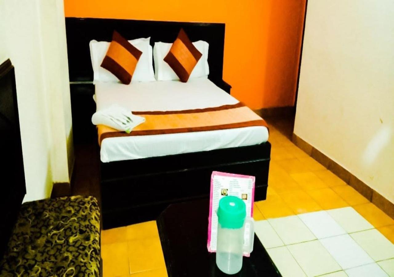 Hotel International Neelam Near New Delhi Railway Station نيودلهي المظهر الخارجي الصورة
